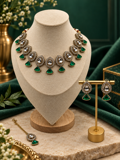 Emerald Green Kundan Teardrop Necklace Set with Earrings & Tikka